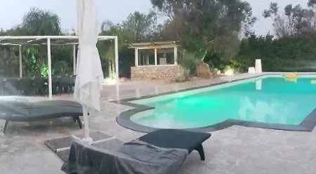 فيلة Villetta Con Piscina Li Cavalieri